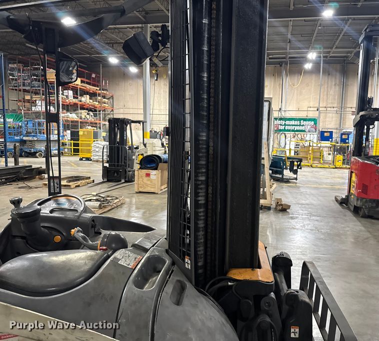 image for item EV1837 Crown RMD6095S-32 reach truck