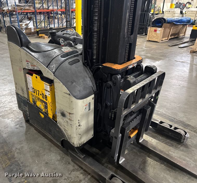 image for item EV1837 Crown RMD6095S-32 reach truck