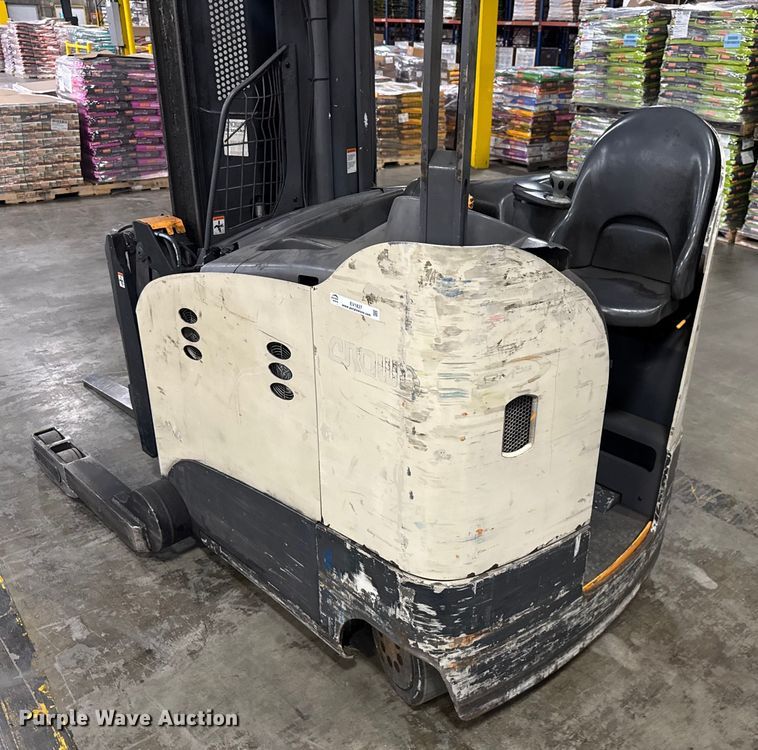 image for item EV1837 Crown RMD6095S-32 reach truck