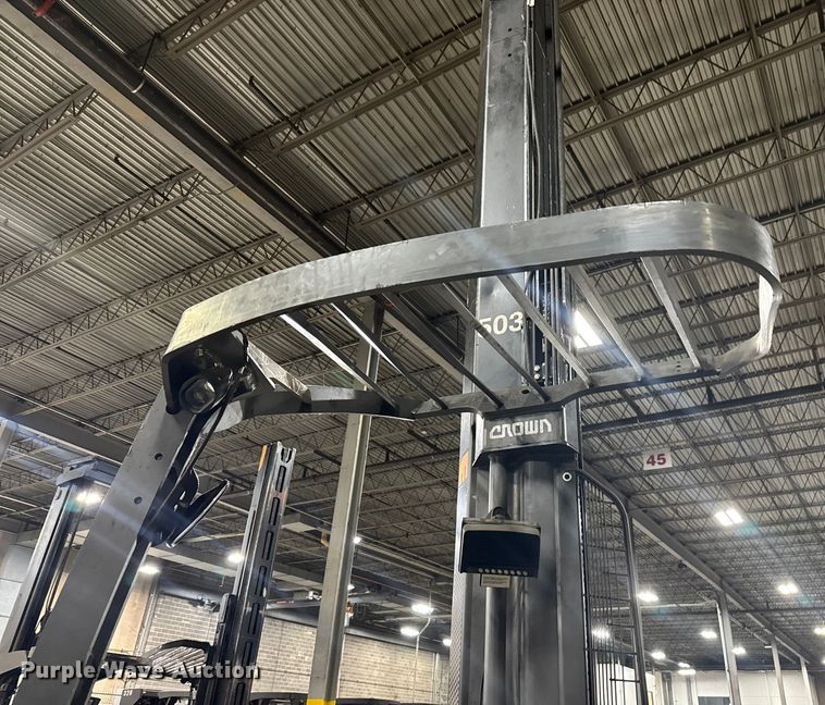 image for item EV1837 Crown RMD6095S-32 reach truck