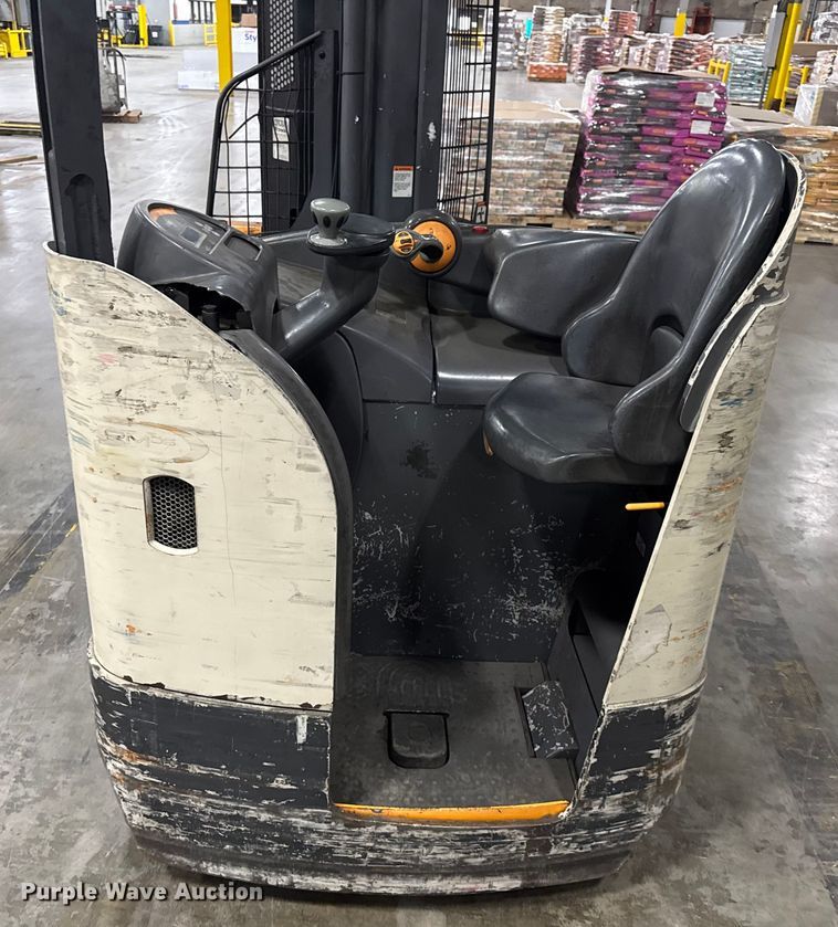 image for item EV1837 Crown RMD6095S-32 reach truck