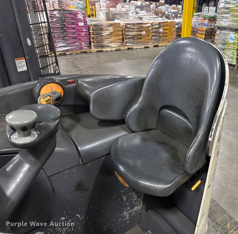 image for item EV1837 Crown RMD6095S-32 reach truck