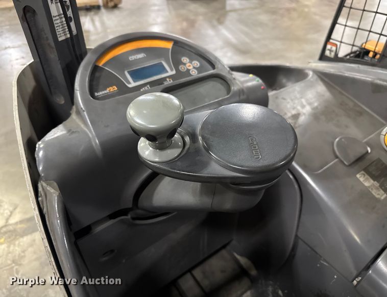 image for item EV1837 Crown RMD6095S-32 reach truck