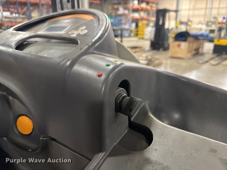 image for item EV1837 Crown RMD6095S-32 reach truck