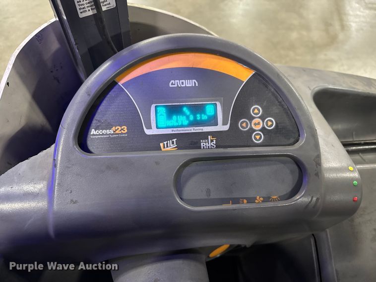 image for item EV1837 Crown RMD6095S-32 reach truck