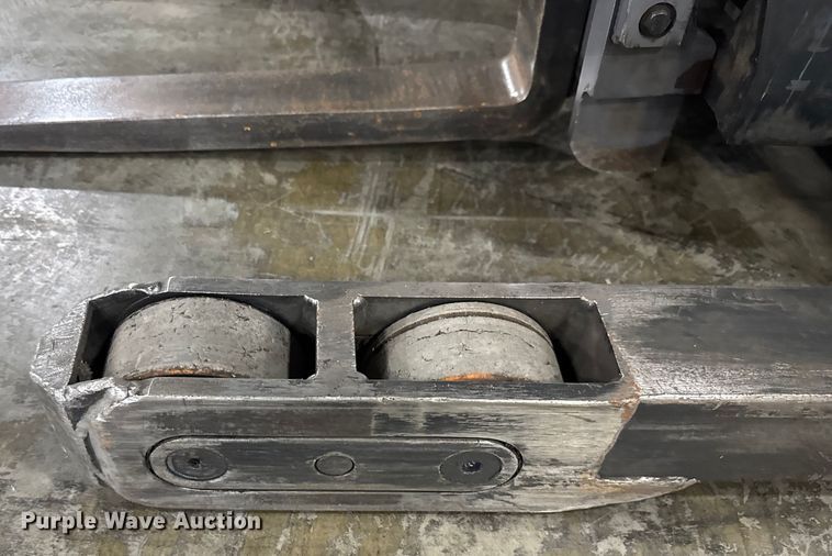 image for item EV1837 Crown RMD6095S-32 reach truck