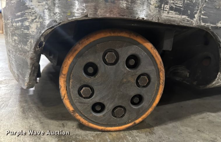 image for item EV1837 Crown RMD6095S-32 reach truck