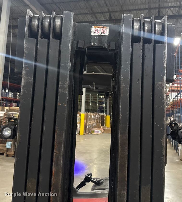 image for item EV1838 Raymond 4250 forklift