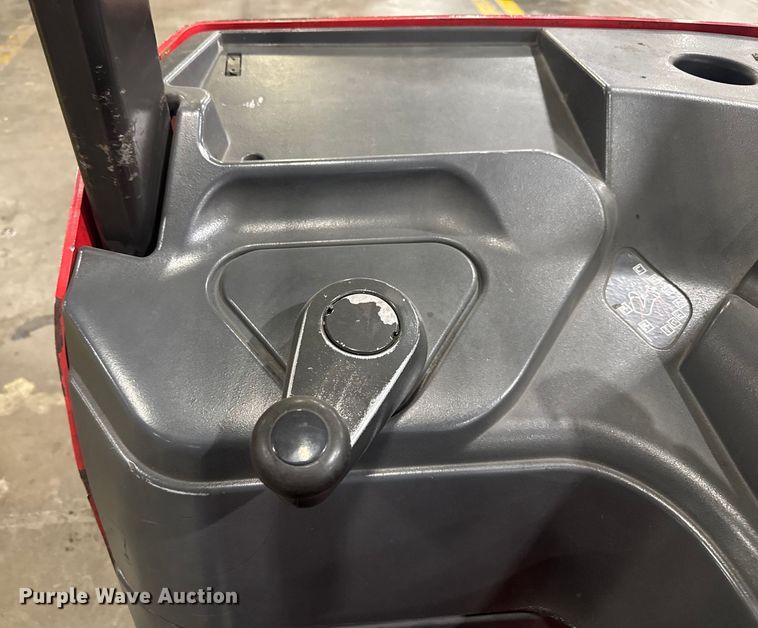 image for item EV1838 Raymond 4250 forklift