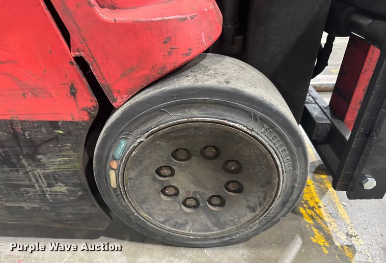 image for item EV1838 Raymond 4250 forklift