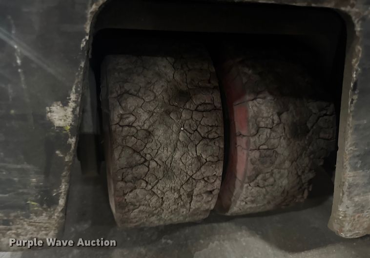 image for item EV1838 Raymond 4250 forklift