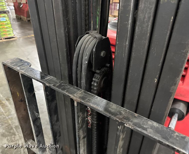 image for item EV1839 Raymond 4250 forklift