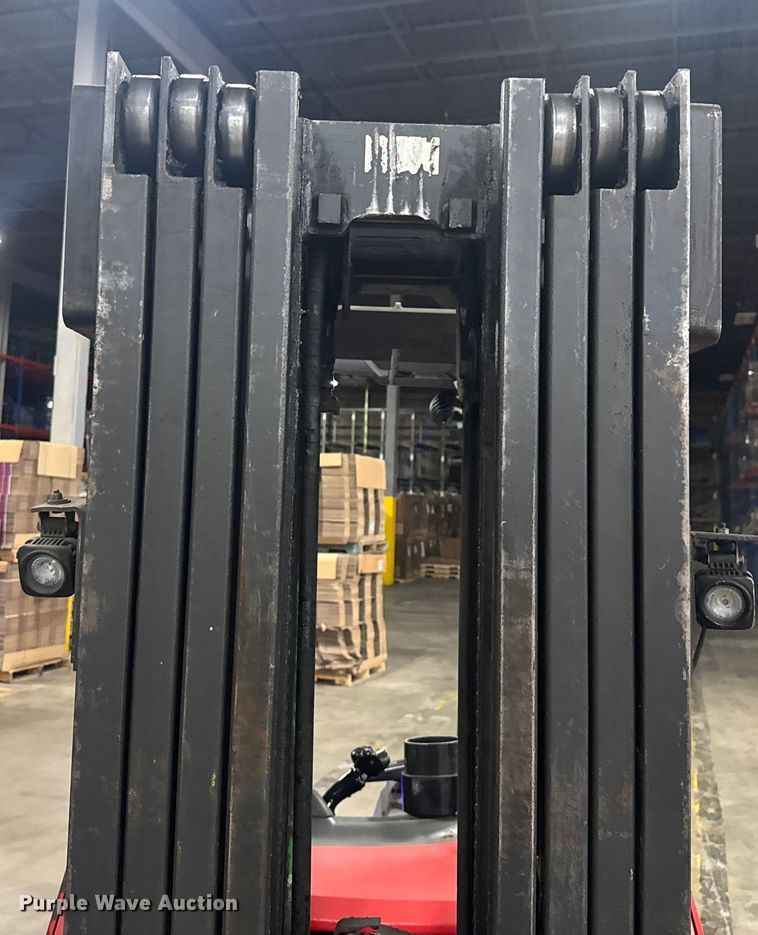 image for item EV1839 Raymond 4250 forklift