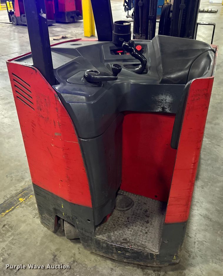 image for item EV1839 Raymond 4250 forklift