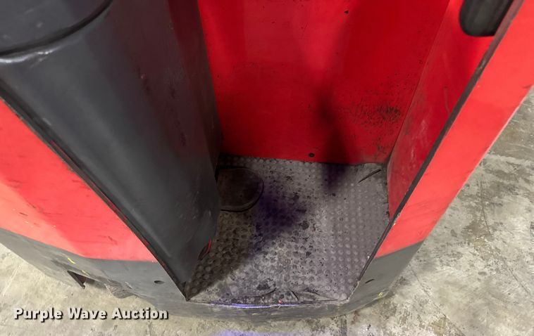 image for item EV1839 Raymond 4250 forklift