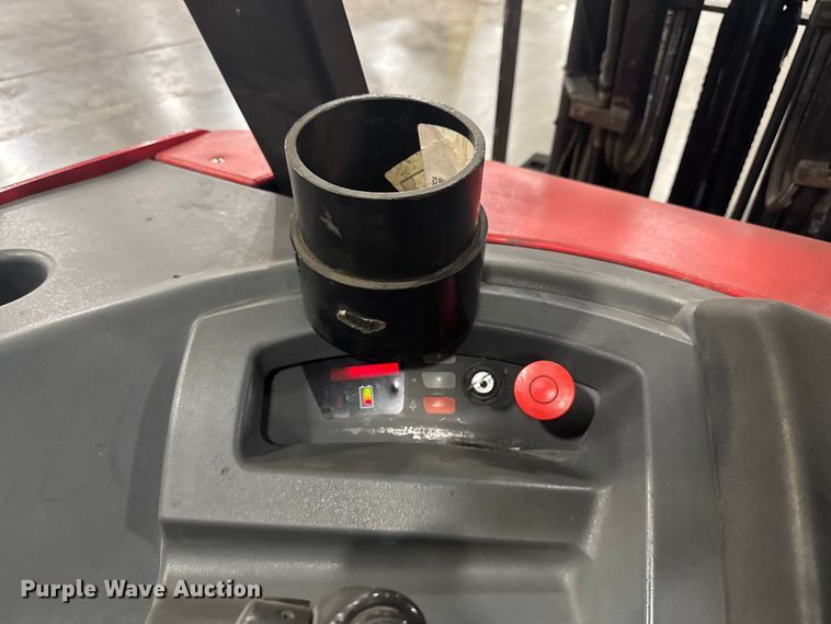 image for item EV1839 Raymond 4250 forklift