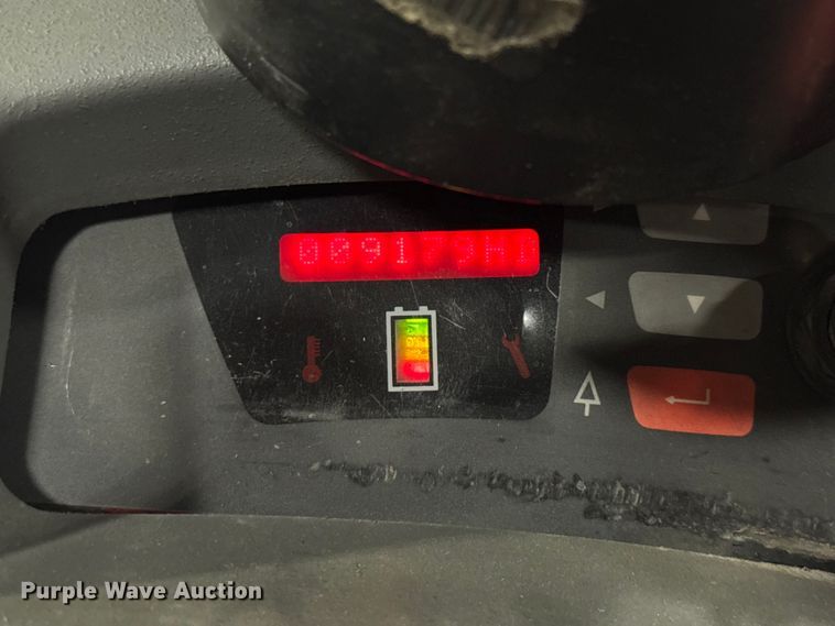 image for item EV1839 Raymond 4250 forklift