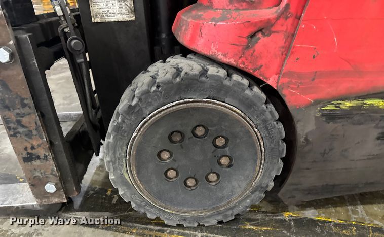 image for item EV1839 Raymond 4250 forklift