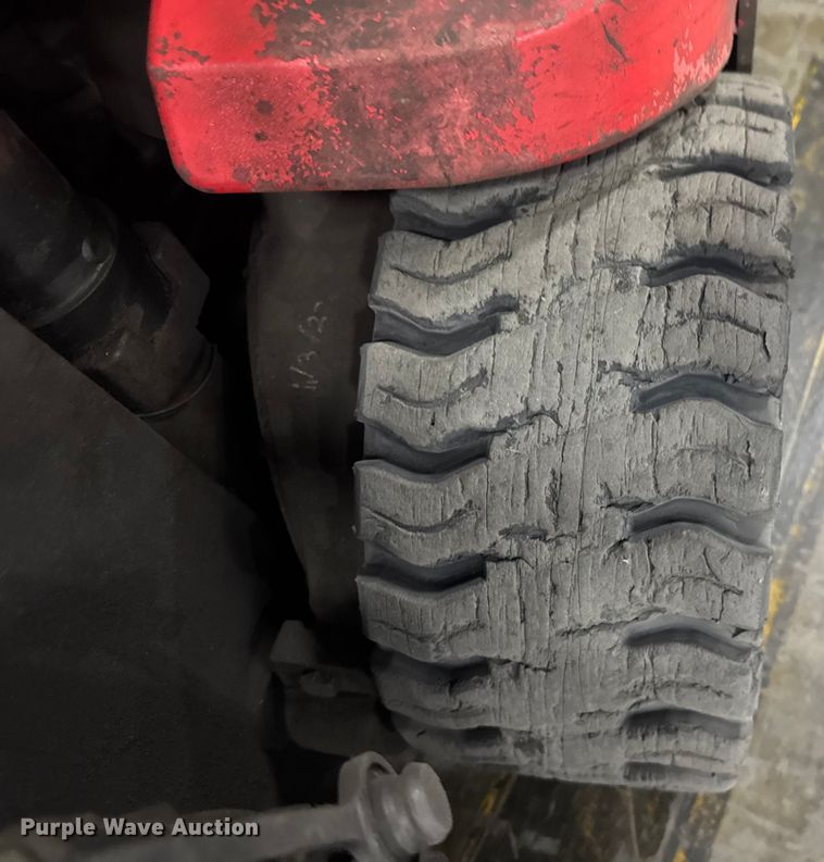 image for item EV1839 Raymond 4250 forklift