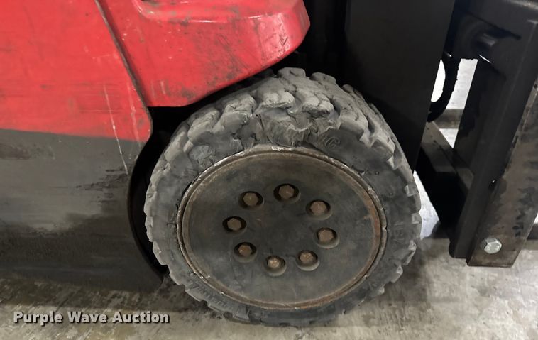 image for item EV1839 Raymond 4250 forklift