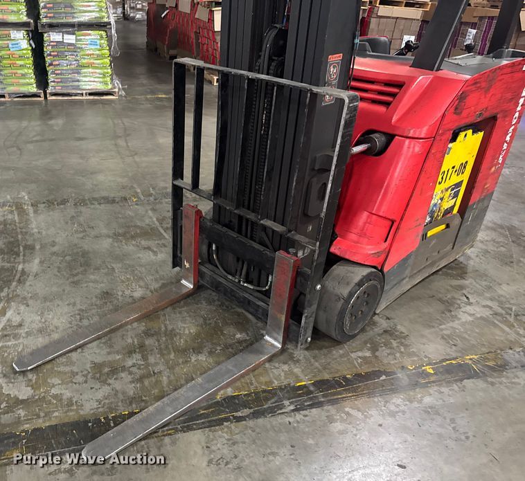 image for item EV1840 Raymond 425-C40QM forklift