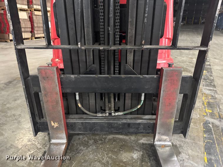image for item EV1840 Raymond 425-C40QM forklift