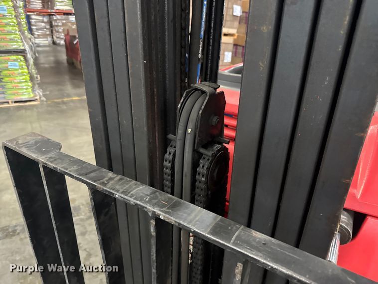 image for item EV1840 Raymond 425-C40QM forklift