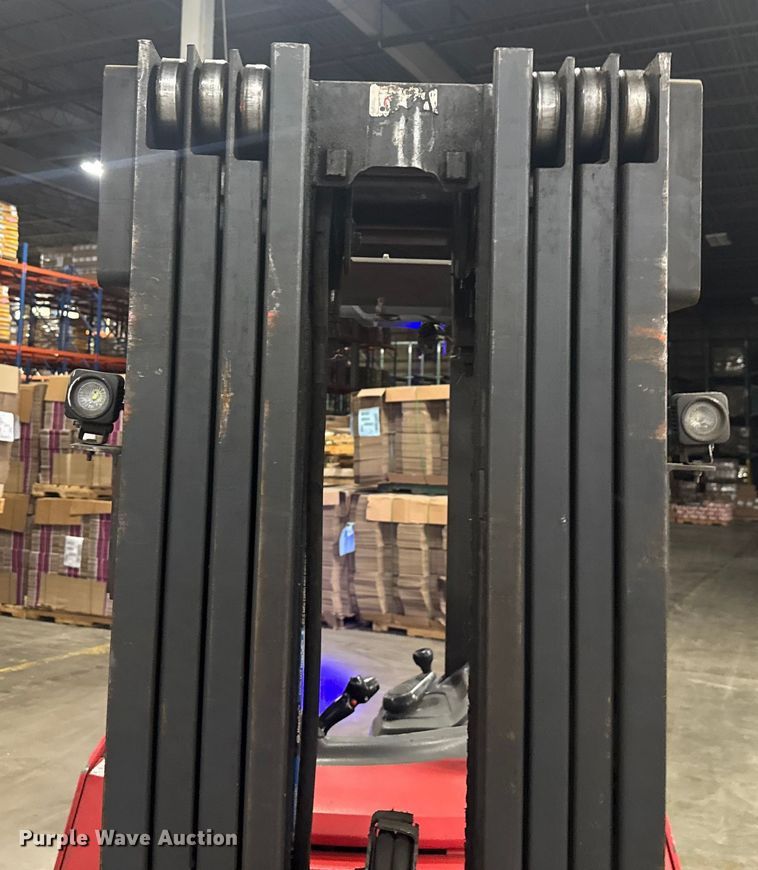 image for item EV1840 Raymond 425-C40QM forklift