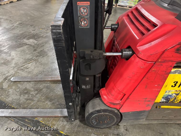 image for item EV1840 Raymond 425-C40QM forklift