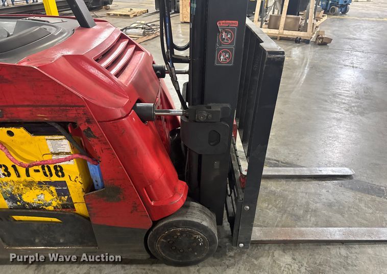 image for item EV1840 Raymond 425-C40QM forklift