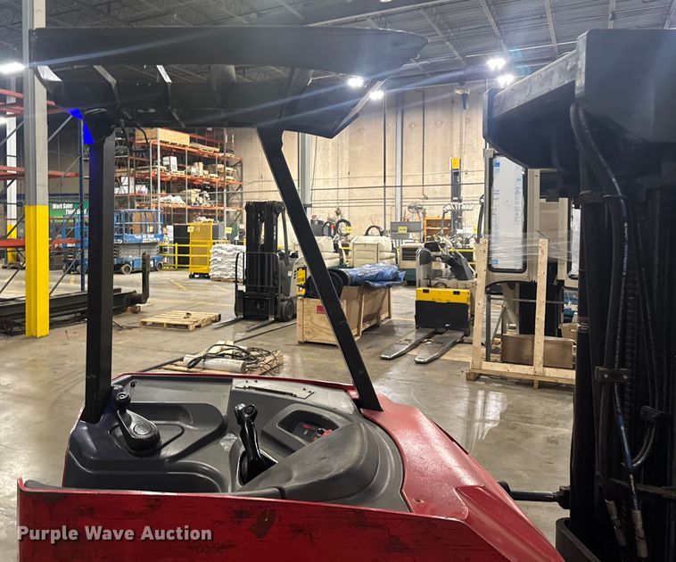 image for item EV1840 Raymond 425-C40QM forklift