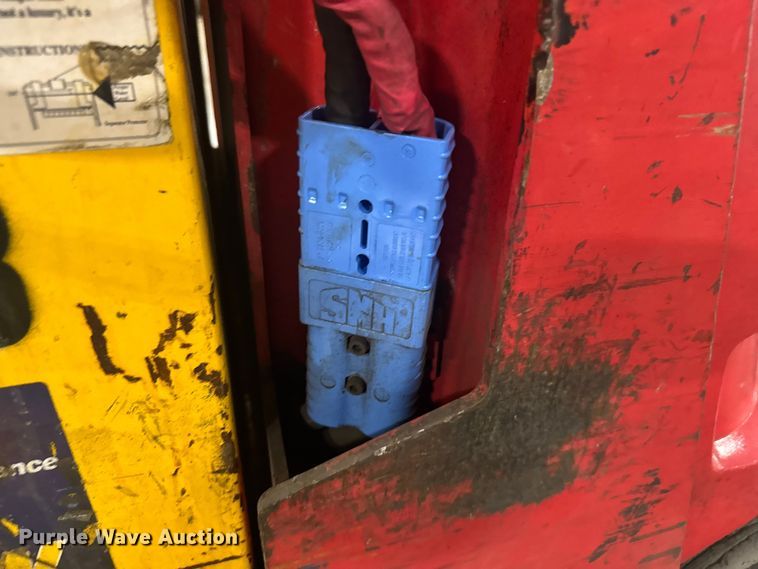 image for item EV1840 Raymond 425-C40QM forklift