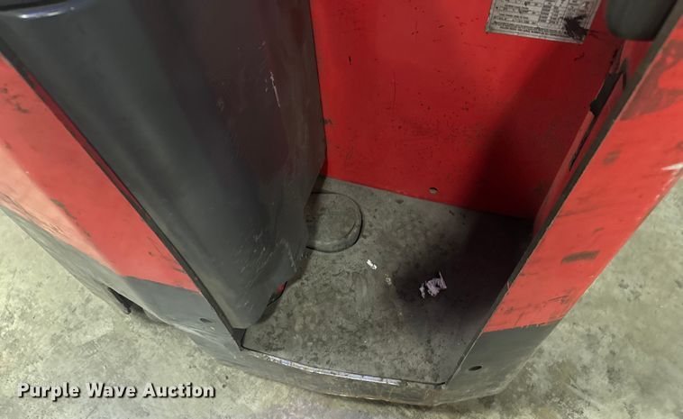 image for item EV1840 Raymond 425-C40QM forklift