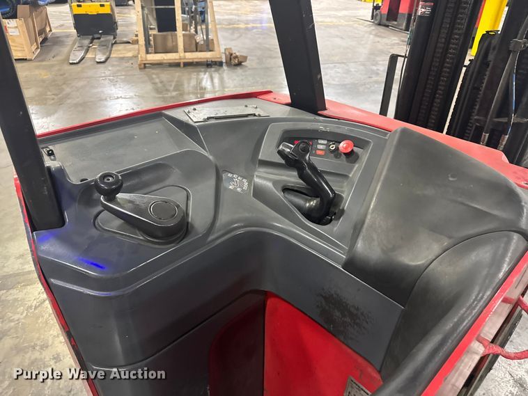 image for item EV1840 Raymond 425-C40QM forklift