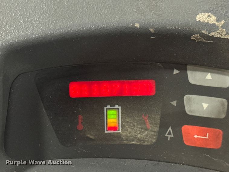 image for item EV1840 Raymond 425-C40QM forklift