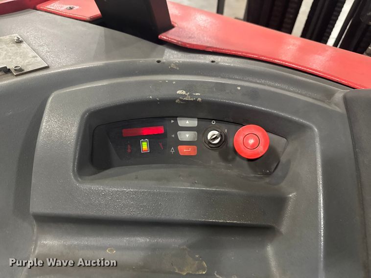 image for item EV1840 Raymond 425-C40QM forklift