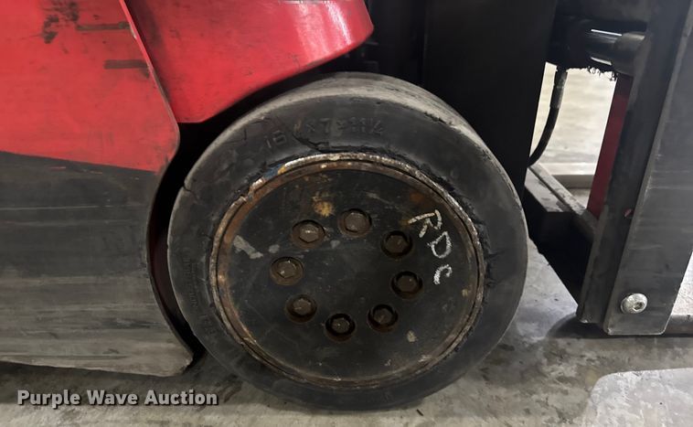 image for item EV1840 Raymond 425-C40QM forklift