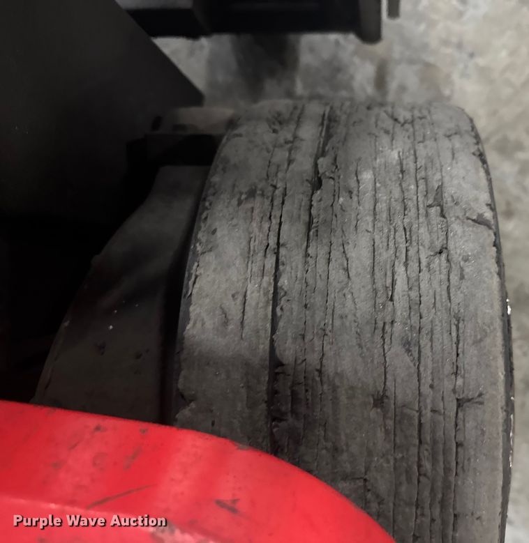 image for item EV1840 Raymond 425-C40QM forklift