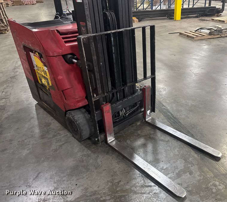 image for item EV1841 Raymond 4250 forklift
