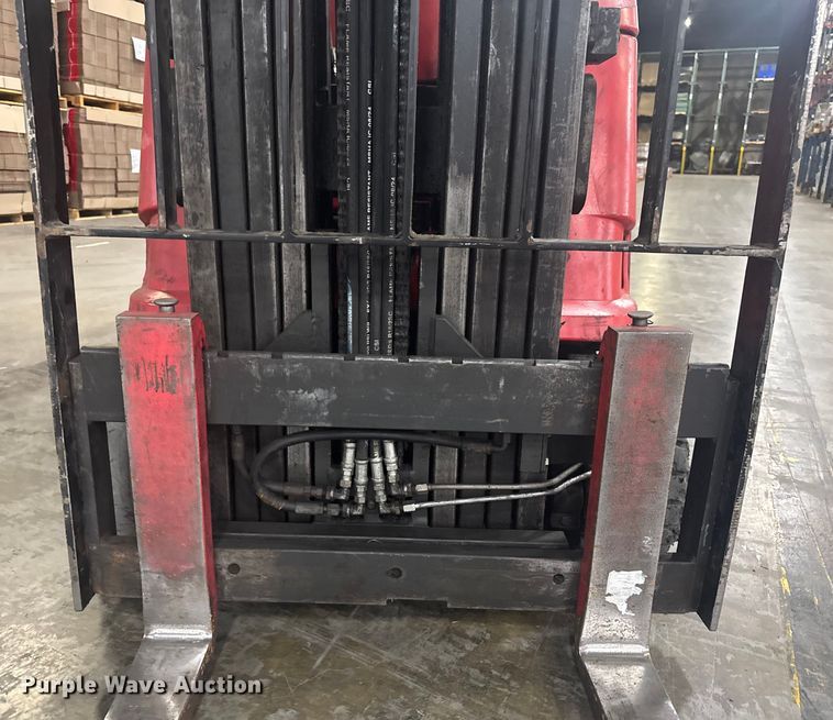image for item EV1841 Raymond 4250 forklift