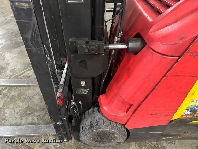 image for item EV1841 Raymond 4250 forklift