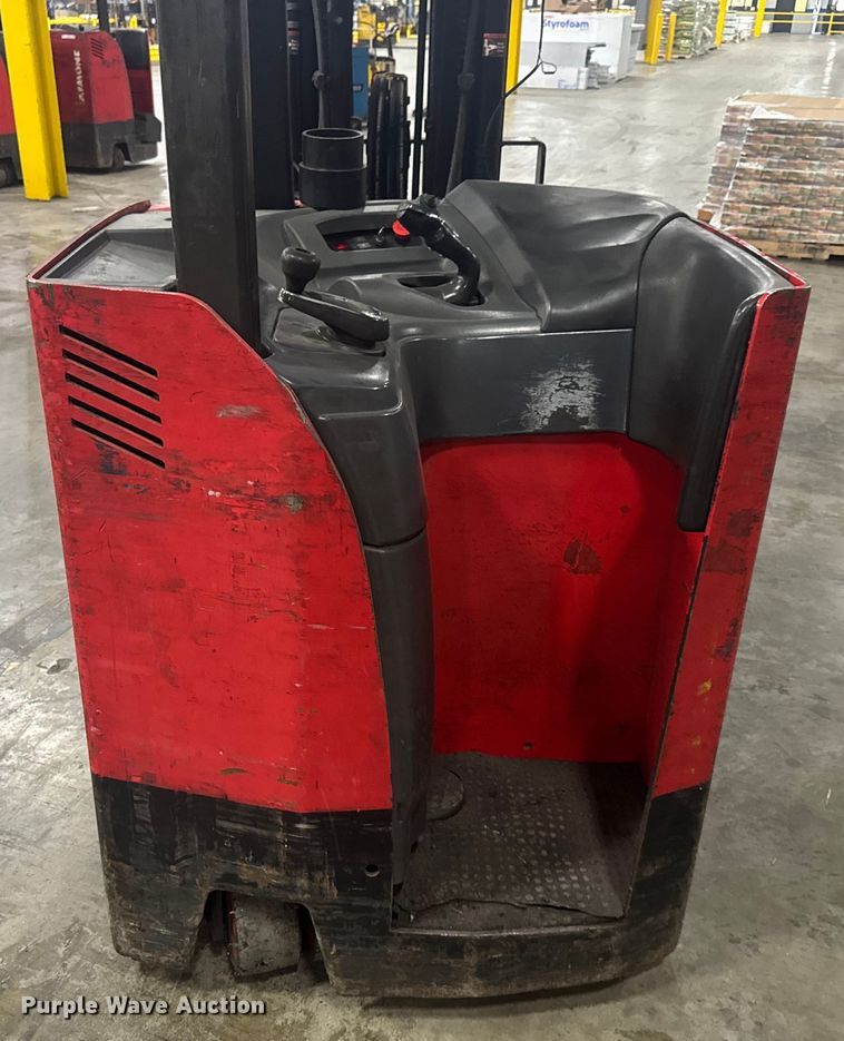 image for item EV1841 Raymond 4250 forklift