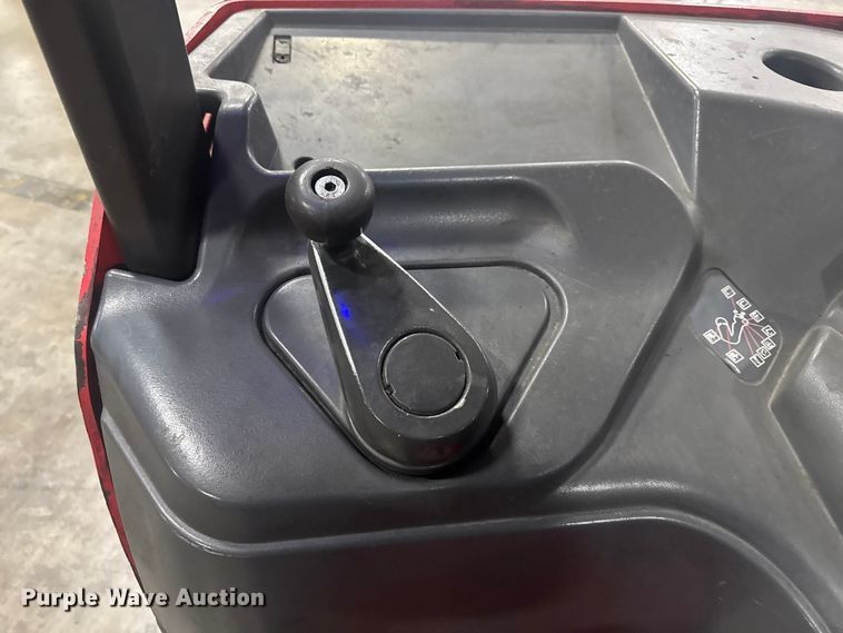 image for item EV1841 Raymond 4250 forklift