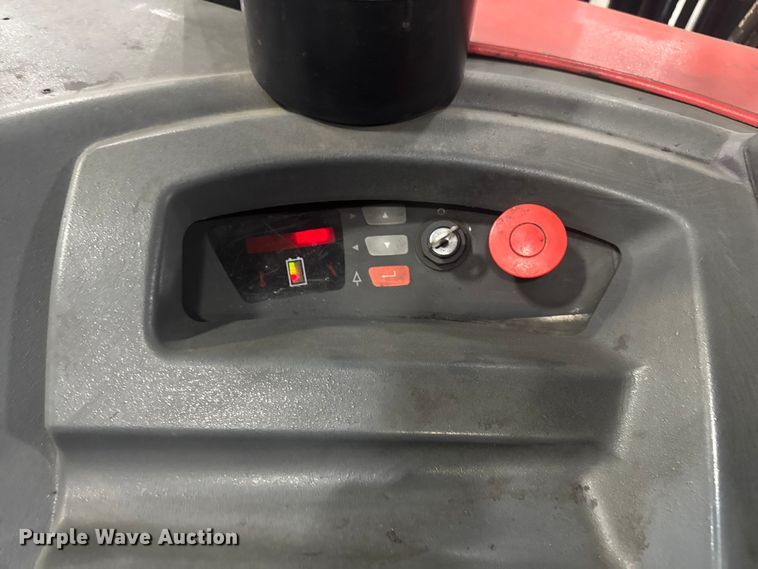 image for item EV1841 Raymond 4250 forklift