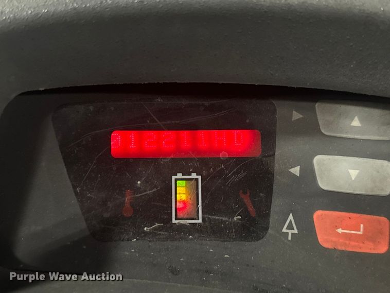 image for item EV1841 Raymond 4250 forklift