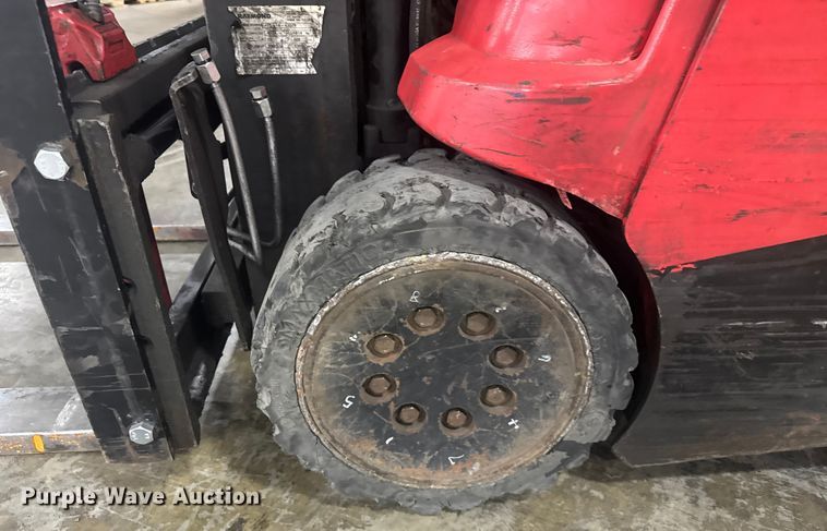 image for item EV1841 Raymond 4250 forklift