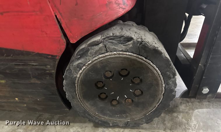 image for item EV1841 Raymond 4250 forklift