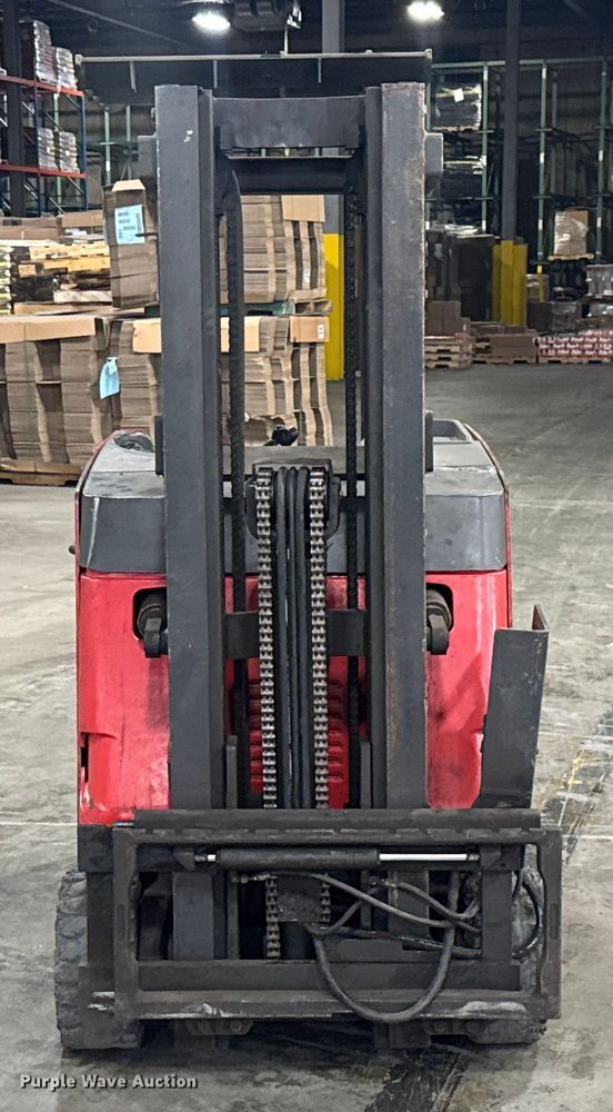 image for item EV1842 Raymond R40-C40TT forklift