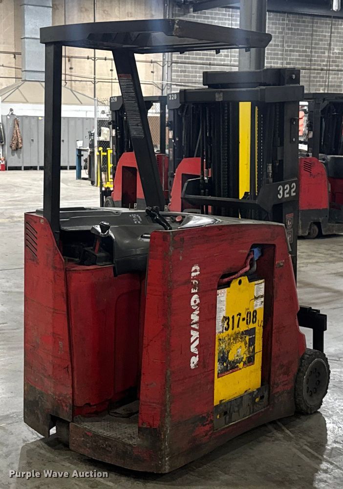 image for item EV1842 Raymond R40-C40TT forklift