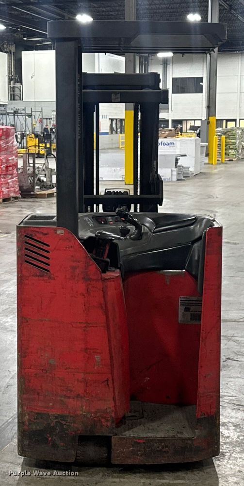 image for item EV1842 Raymond R40-C40TT forklift